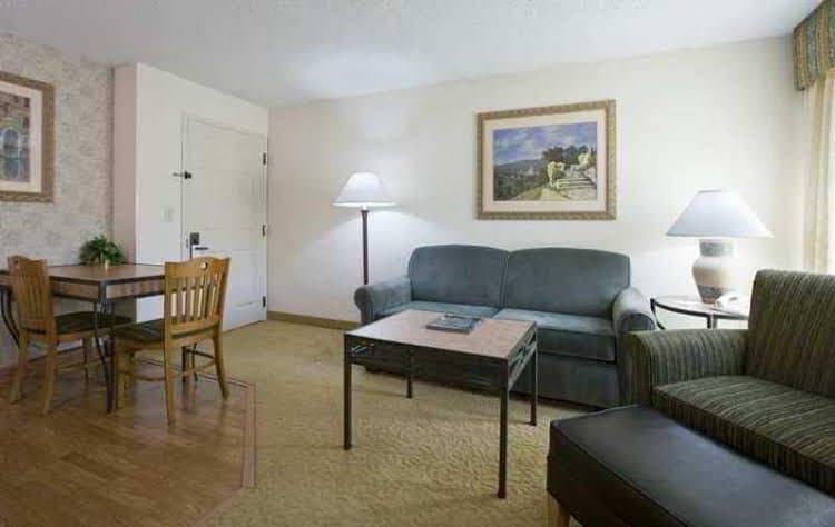 Homewood Suites by Hilton