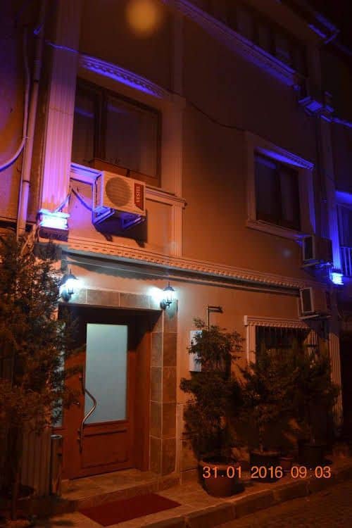 Merot Suites