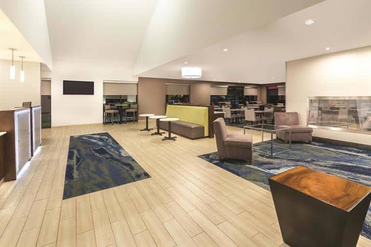 La Quinta Inn and Suites Philadelphia Airport