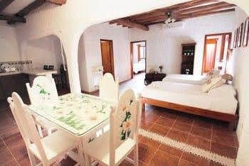 MARGARITAS SUITES APARTMENTS