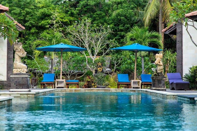 บารุนา ฟรานจิพานี เล็มบองกัน