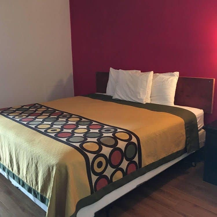 Tarragon Motel