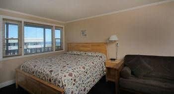 Old Colonial Motel