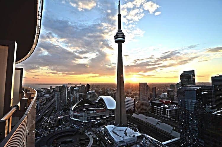 Toronto Escape Onyx Suite
