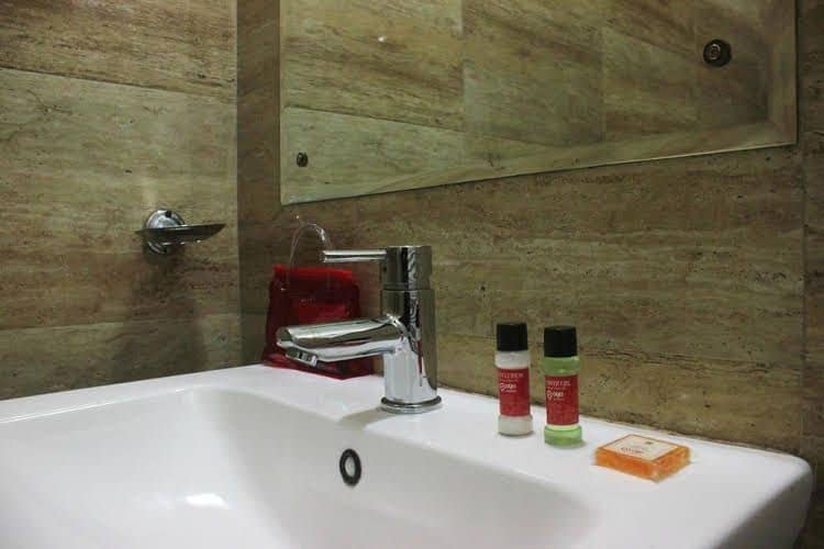 OYO Rooms Near Paras Hospital