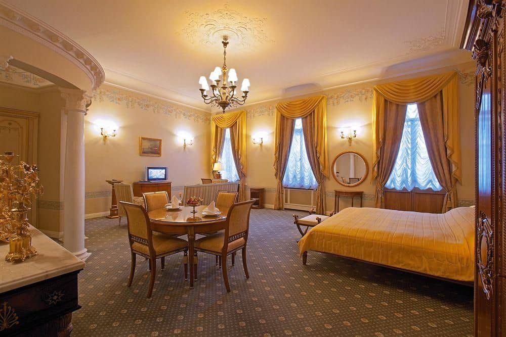 Taleon Imperial Hotel