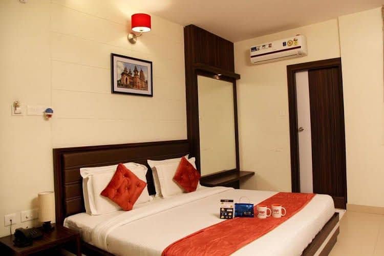 OYO Premium Near Sankat Mochan Mandir OYO Premium Near Sankat Mochan Mandir