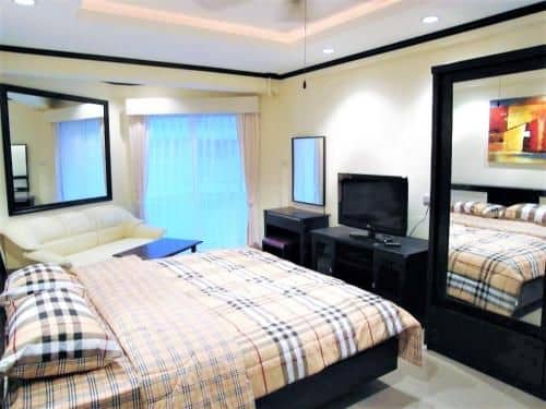 Sea view beach condo Jomtien Pattaya + Large pool