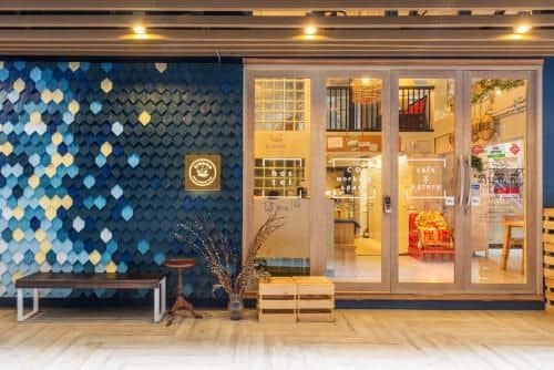 Kinnon Deluxe Hostel Coworking Cafe