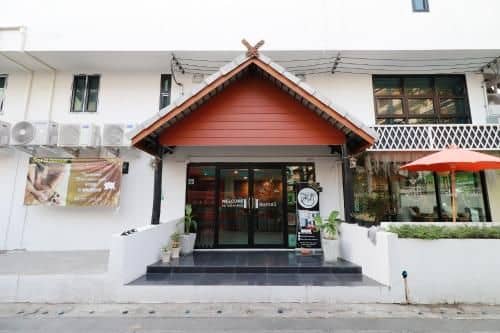 OYO 544 Sleep Sloth Hostel