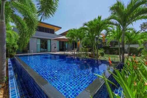 Villa Fam Baan Bua style by TropicLook