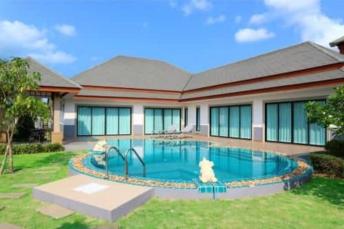 Baan Dusit Pattaya lake