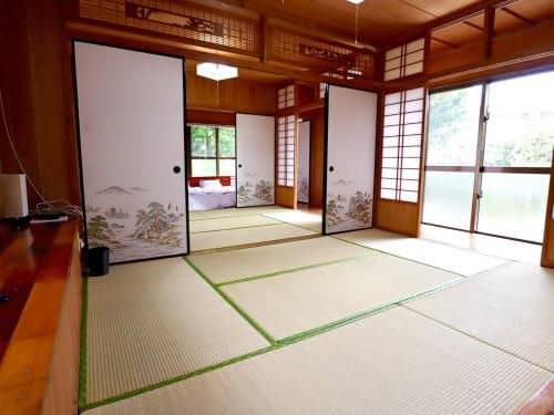 Spacious 4BR Japanese house & 3 mins to Beach