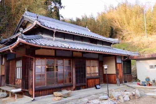 Guesthouse with Cat and Honeybee Kusachike