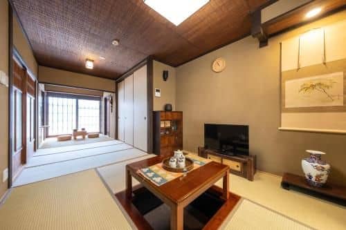 Kouhaku Tanbaguchi