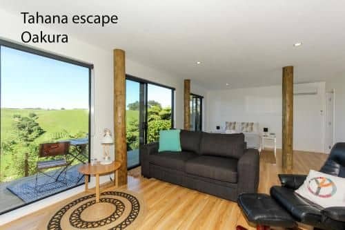 TAHANA ESCAPE STUDIO - OAKURA TAHANA ESCAPE STUDIO - OAKURA