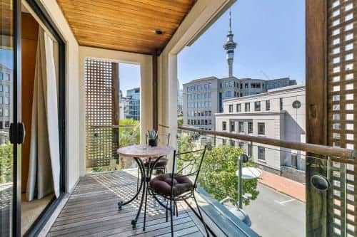 Enormous One Bedroom Beauty in CBD Free Parking Enormous One Bedroom Beauty in CBD Free Parking