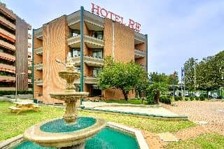 Hotel RE Hotel RE