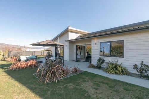 Slice of Pisa - Cromwell Holiday Home