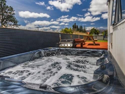 Turoa Tirohanga Spa Retreat - Rangataua Holiday Home