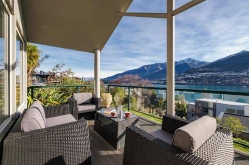 Lake View on Lewis - Queenstown Holiday Home Lake View on Lewis - Queenstown Holiday Home