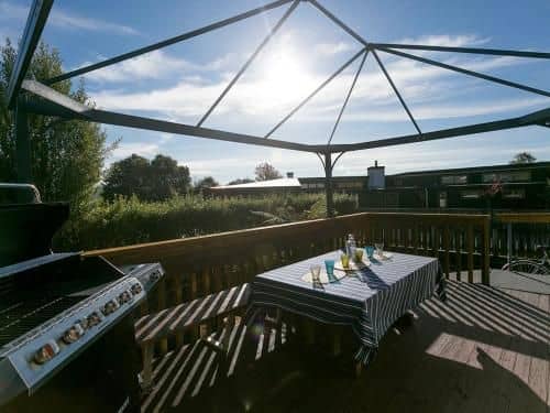 Cosy Lake Haven - Two Mile Bay Holiday Home