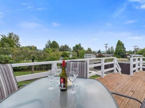 Cosy and Relaxing Bach at Two Mile Bay - Two Mile Bay Holiday Home