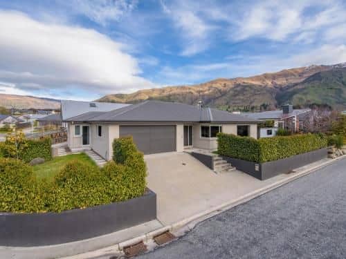Meadowstone Retreat - Wanaka Holiday Home Meadowstone Retreat - Wanaka Holiday Home