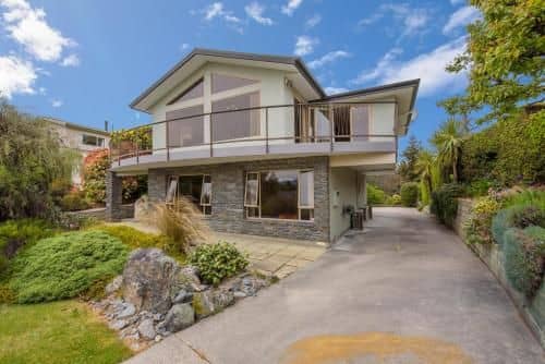Retro Ski Lodge - Wanaka Holiday Home Retro Ski Lodge - Wanaka Holiday Home