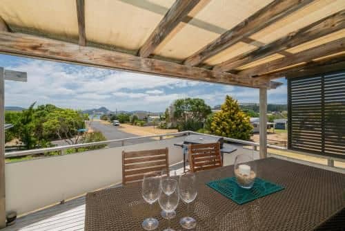The Black Shack - Cooks Beach Holiday Home