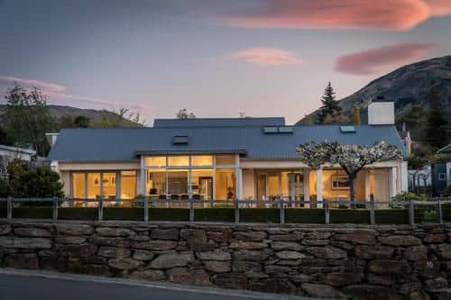 Faulks Terrace - Sleeps 6 - Lake & Mountain Views - Walk To Town Faulks Terrace - Sleeps 6 - Lake & Mountain Views - Walk To Town