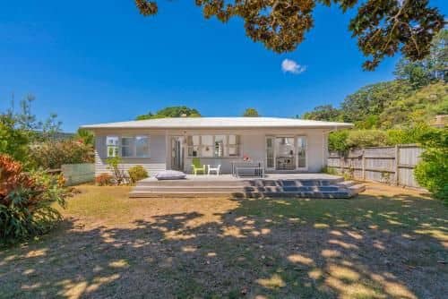 Magnolia Cottage - Kuaotunu Holiday Home