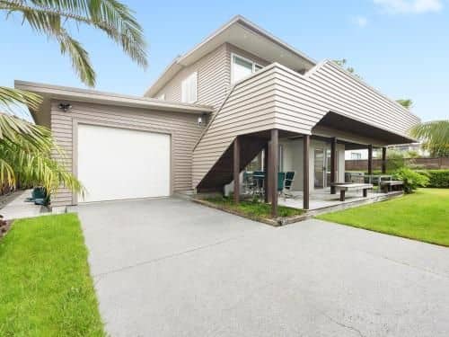 Komaru Beach House - Mt Maunganui Holiday Home