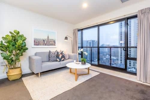 Lovely City Apartment! Views, Pool and Gym Lovely City Apartment! Views, Pool and Gym