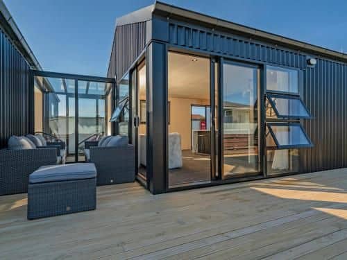 The Front Deckhouse - Whangamata Holiday Home