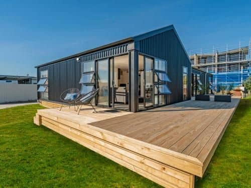 The Rear Deckhouse - Whangamata Holiday Home