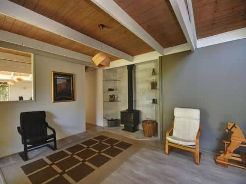Pet Friendly - Large 4 Bedroom Home Pet Friendly - Large 4 Bedroom Home