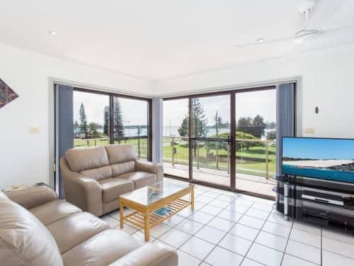 Oxley 8 at Tuncurry Oxley 8 at Tuncurry