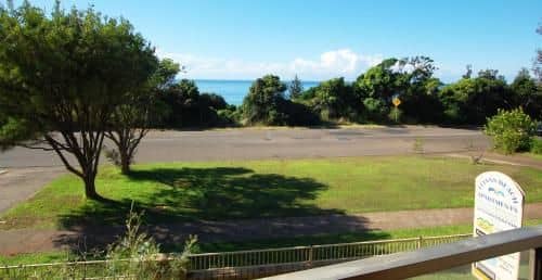 7 Flynn's Beach Apartment