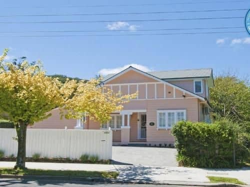 Plum Tree Cottage - warm, cosy & walk to town Plum Tree Cottage - warm, cosy & walk to town