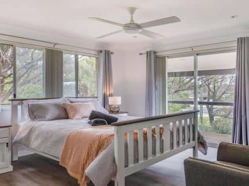 Sounds by the Sea - open plan living, metres to beach
