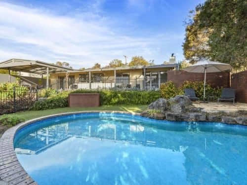BYANDA - MOUNT MARTHA BYANDA - MOUNT MARTHA