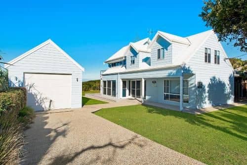 Middle Rock Beach House - Beach Front Lake Cathie Middle Rock Beach House - Beach Front Lake Cathie