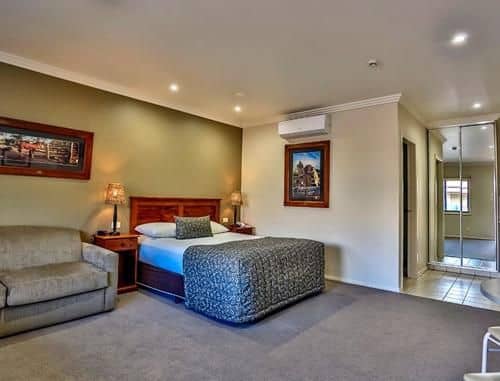The Saltbush Motor Inn