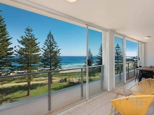 Rainbow Pacific Unit 20 - Beachfront unit Rainbow Bay Coolangatta, Southern Gold Coast