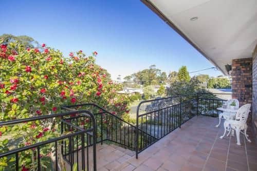 57 Carroll Ave Mollymook Beach - Relaxed Homely Retreat