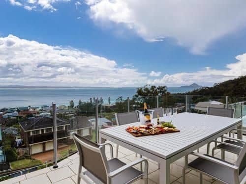 ‘Maison de la mer’ 30 Mulubinda Parade – luxurious, linen, aircon and panoramic views