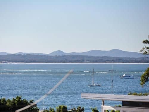 4 'Yarramundi' 47 Magnus Street - air conditioned unit with water views