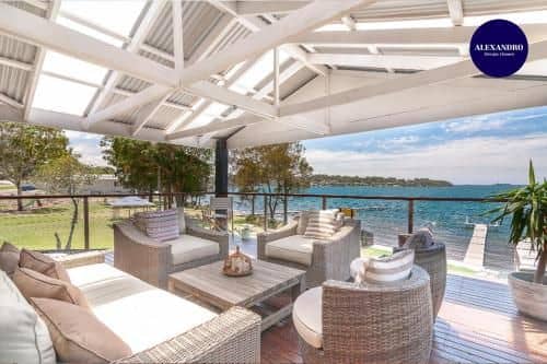 Lake Front Home Arcadia Vale // 6 BDR // Pool, Spa & Jetty