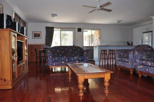 23 Carlo Road - Lowset family home within walking distance to the shopping centre. Pet friendly 23 Carlo Road - Lowset family home within walking distance to the shopping centre. Pet friendly